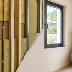 découvrez comment l'isolation des murs intérieurs peut améliorer le confort thermique de votre logement, réduire vos factures d'énergie et créer un espace de vie plus chaleureux toute l'année.