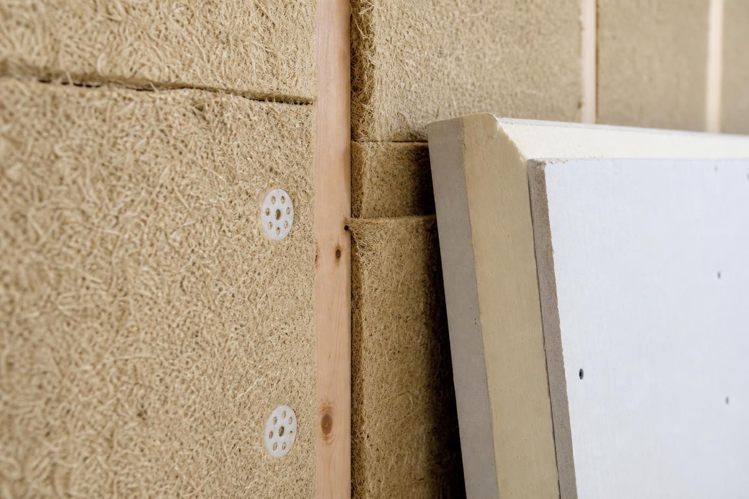 apprenez comment isoler un mur efficacement pour améliorer le confort thermique de votre maison, réduire vos dépenses énergétiques et bénéficier d'un intérieur plus agréable toute l'année.