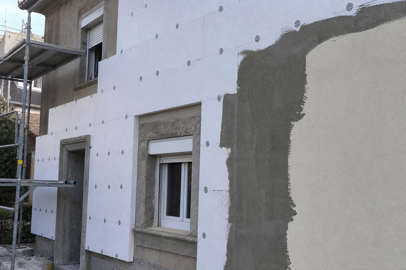 découvrez tout ce qu'il faut savoir sur les systèmes etics pour réussir une isolation thermique efficace et améliorer le confort de votre habitation.
