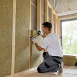découvrez comment l'isolation par l'intérieur peut améliorer le confort de votre maison, réduire vos dépenses énergétiques et optimiser votre bien-être au quotidien.